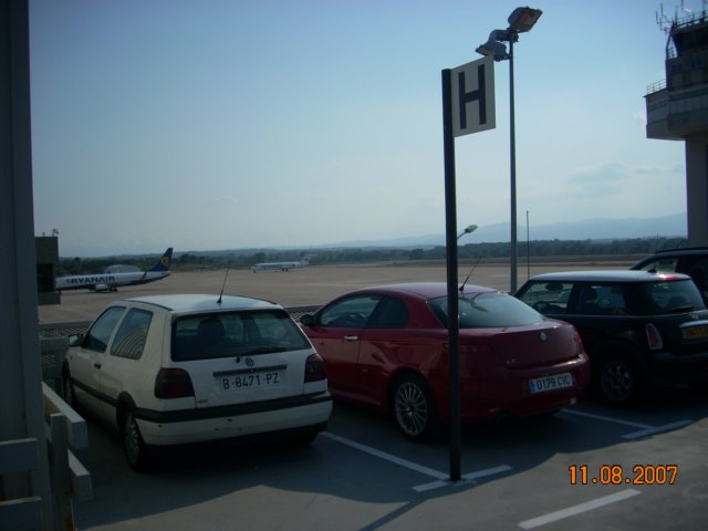 unavistadelaeropuertodegirona.jpg